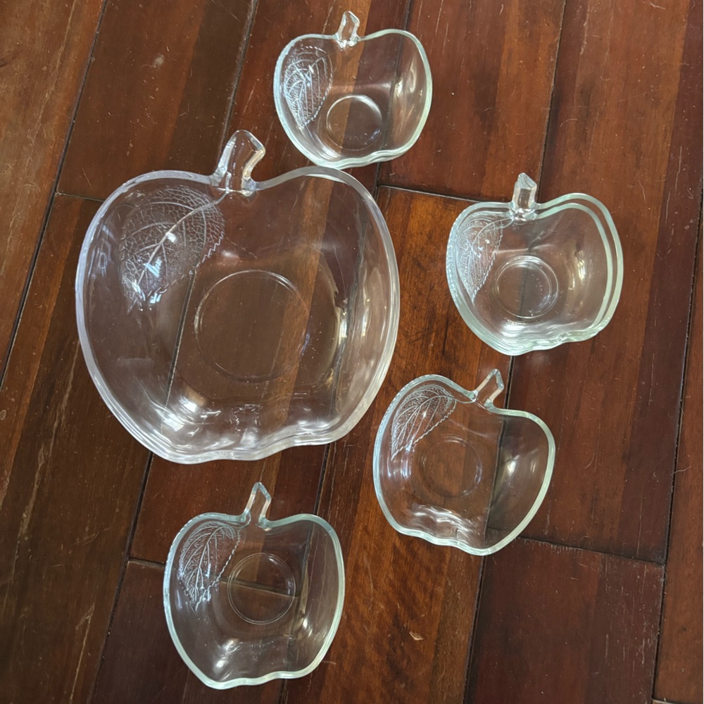 Clear Apple-Shaped Glass Bowls Set